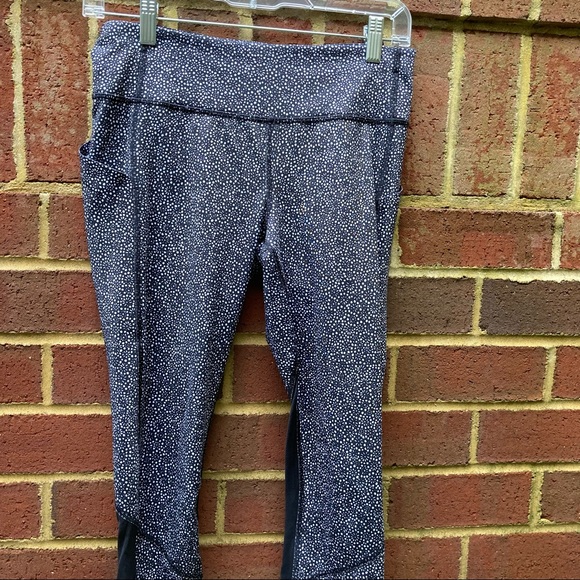 Lululemon Leggings with pockets - Picture 4 of 6